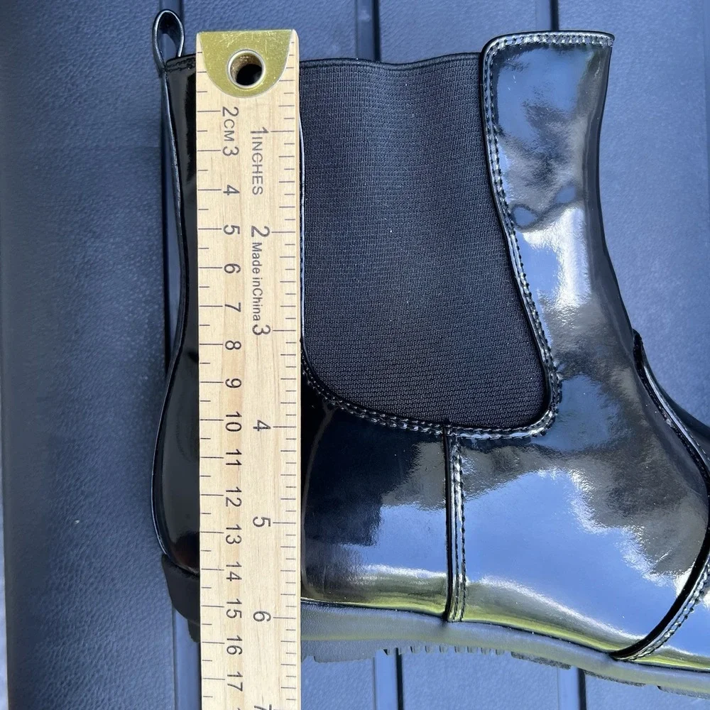 Bumble Black Wanted Rain Boot 10M Slip On 454105 EUC Shiny Ankle Boots